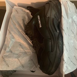 Balenciaga triple s